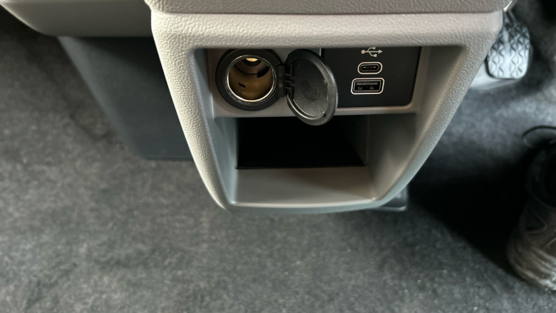 Ford Tourneo Custom 320 L1 Diesel Fwd 2.0 EcoBlue 136ps H1 Titanium 8 seater Auto